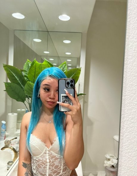 Foto di nudo di fuga di OnlyFans di Xneeenss