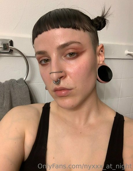 Alaston vuotanut OnlyFans-kuva Nyxxxatnight
