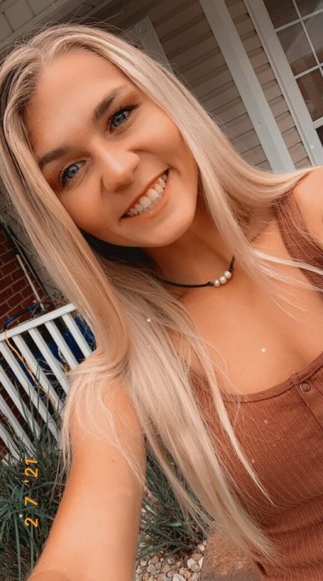 Alasti lekkinud OnlyFans-i pilt Hunnyxoxo2