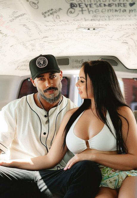 Naken lekkede OnlyFans-bilde av Thebackseat