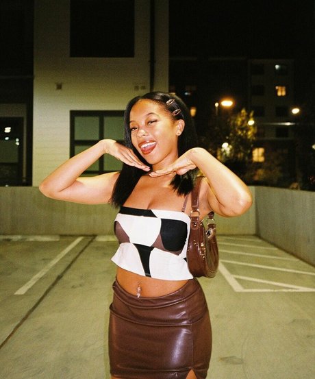 Cleopatra Lee