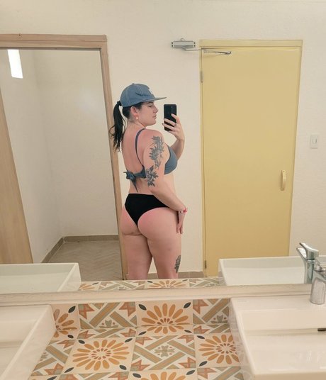 Naken lekkede OnlyFans-bilde av Mxastrid