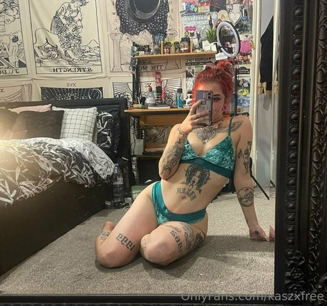 Naakte gelekte OnlyFans-foto van Kaszxfree