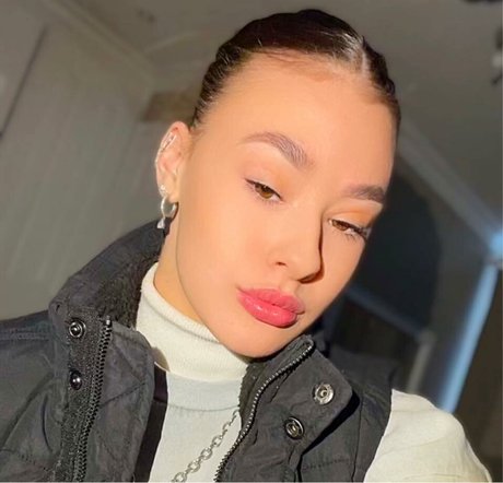Alasti lekkinud OnlyFans-i pilt Sydney Etherington