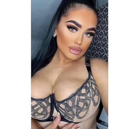 Naken lekkede OnlyFans-bilde av Rosiemay