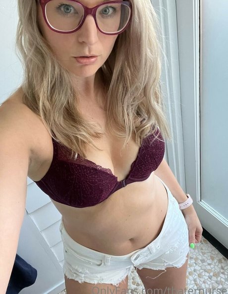 Thaternurse OnlyFans泄露裸照