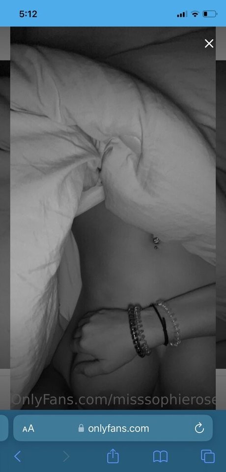 Naken läckt OnlyFans-bild av Miss Sophie Rose