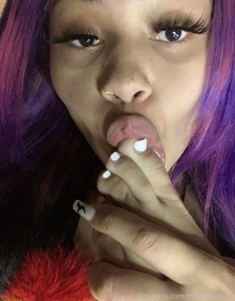 Naken läckt OnlyFans-bild av Throatbabykira