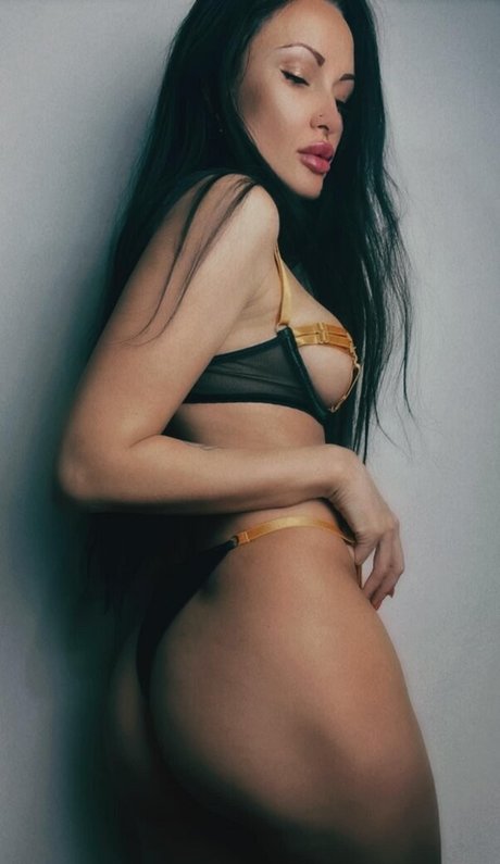 Foto nua vazada do OnlyFans de Tamila Flirt Couture