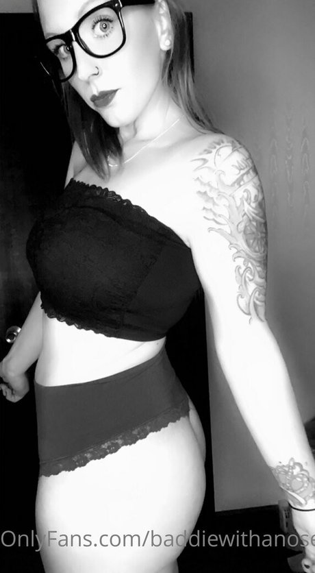 Baddiewithanosering