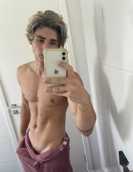 Naakte gelekte OnlyFans-foto van Dieghodolttih