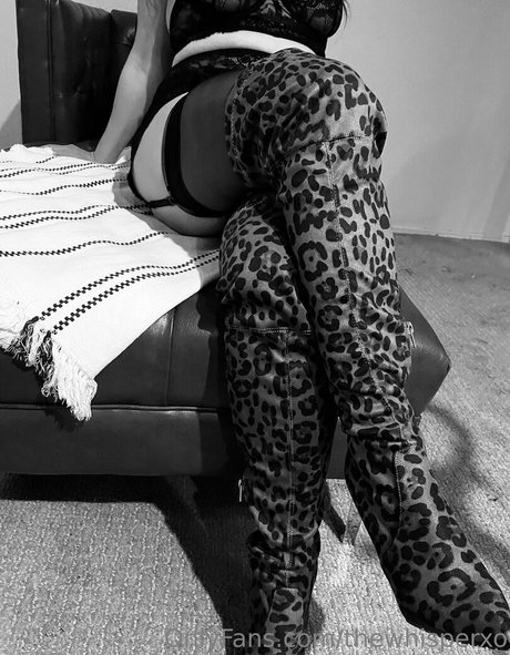 Nahá fotka uniklých OnlyFans od Thewhisperxo