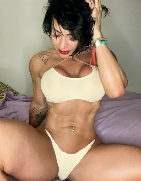 Mara Oliveira