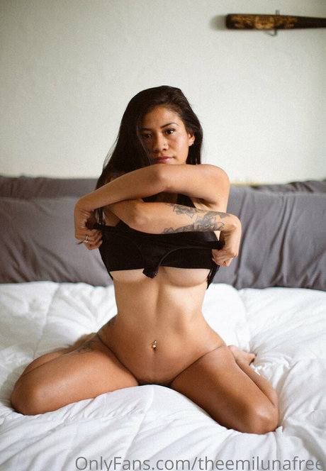 Theemilunafree  nude leaked OnlyFans photo