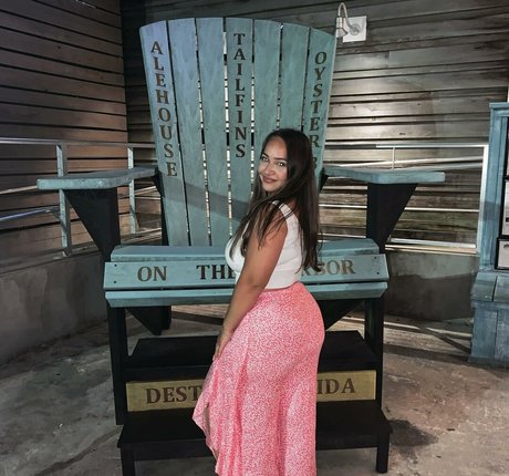 Naken lekkede OnlyFans-bilde av Ellie Johnston