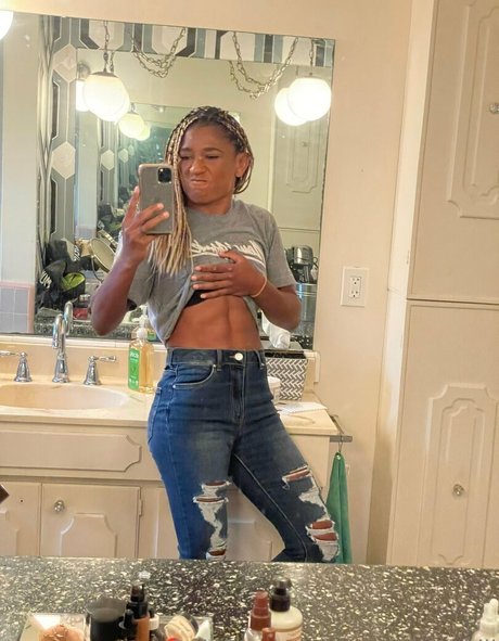 Foto di nudo di fuga di OnlyFans di Angieoverkill
