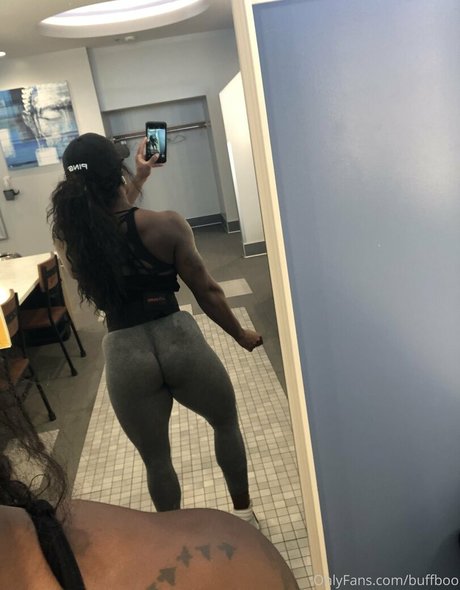 Ebonymuscle OnlyFans 유출 누드 사진