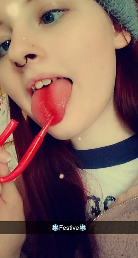 Nacktes geleaktes OnlyFans-Foto von Benzbabe