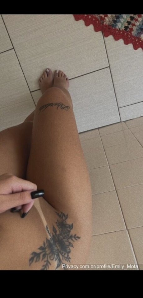 Foto di nudo di fuga di OnlyFans di Emily Mota