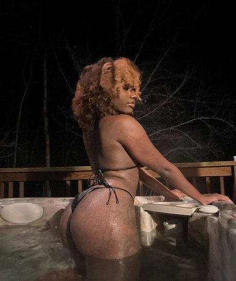 Nahá fotka uniklých OnlyFans od Xorockyox7
