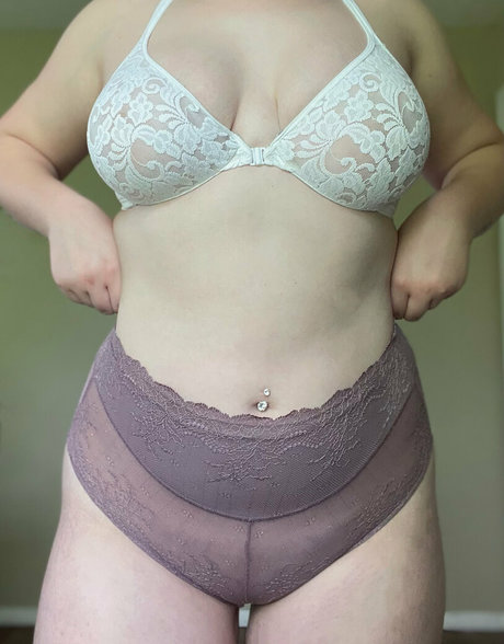 Novaaraee OnlyFans泄露裸照