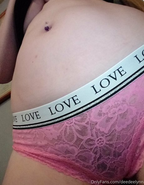 Nahá fotka uniklých OnlyFans od Deedeelynn