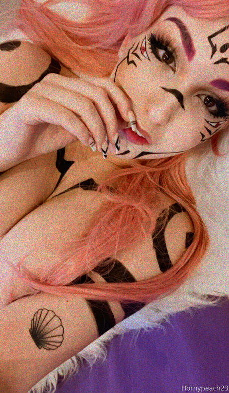 Hornypeach23