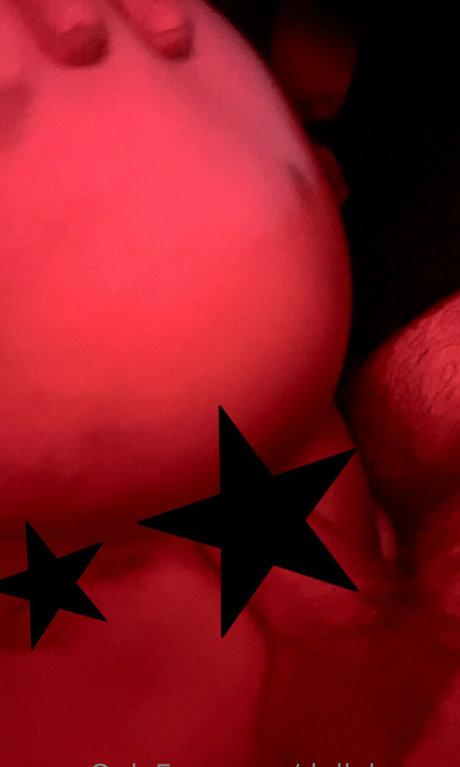 Nahá fotka uniklých OnlyFans od Dollyhorror