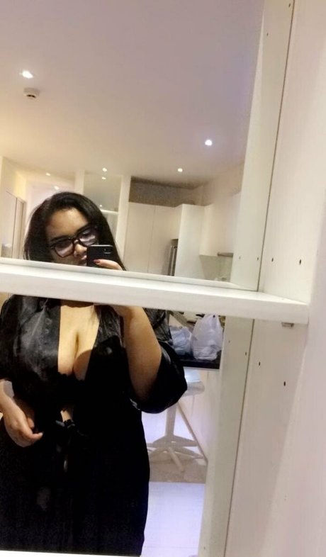 Naken läckt OnlyFans-bild av Badiezbbw92