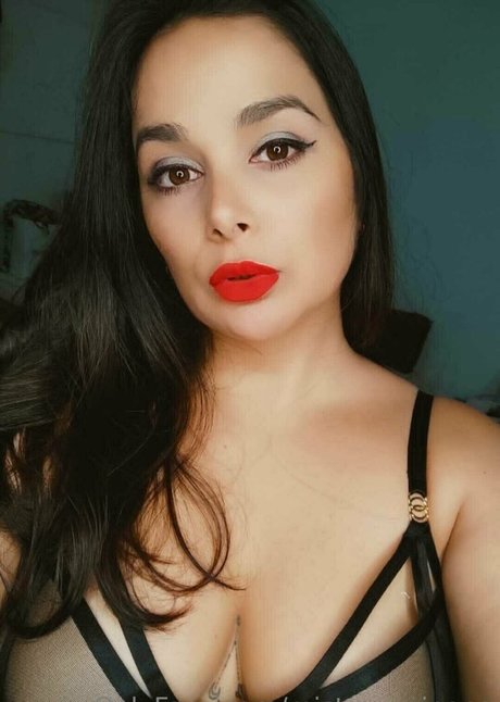 Naakte gelekte OnlyFans-foto van Mistresswinona