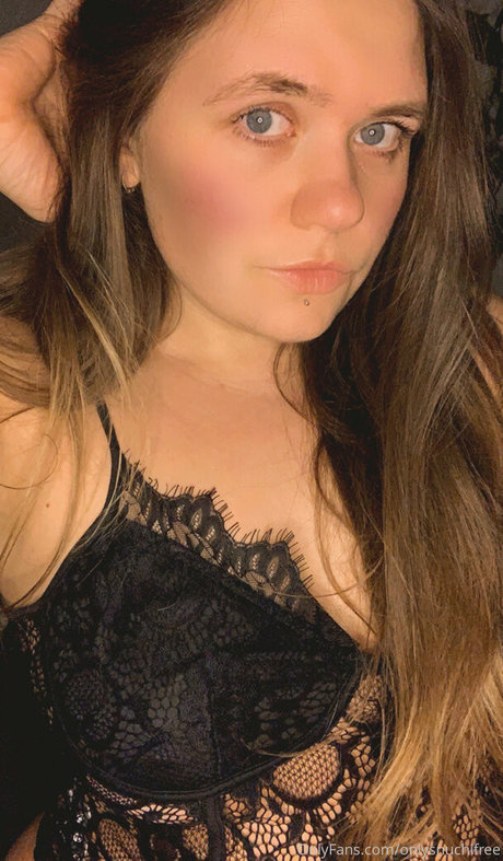 Onlysnuchifree  nude leaked OnlyFans photo