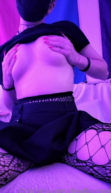 Nahá fotka uniklých OnlyFans od Deadbunnyx