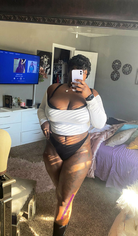 Alaston vuotanut OnlyFans-kuva Shegobblesdick