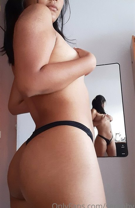 Alasti lekkinud OnlyFans-i pilt Serebby