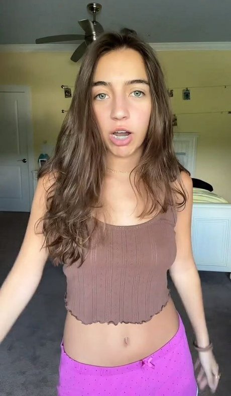 Naken lekkede OnlyFans-bilde av Ellie Dobleske