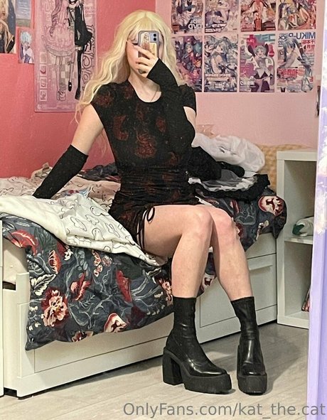 Alaston vuotanut OnlyFans-kuva Katthecat