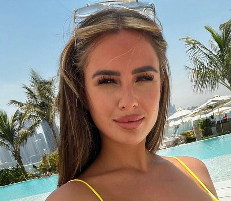 Naken lekkede OnlyFans-bilde av Alicia Oates