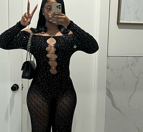 Nahá fotka uniklých OnlyFans od Yazmynswrld