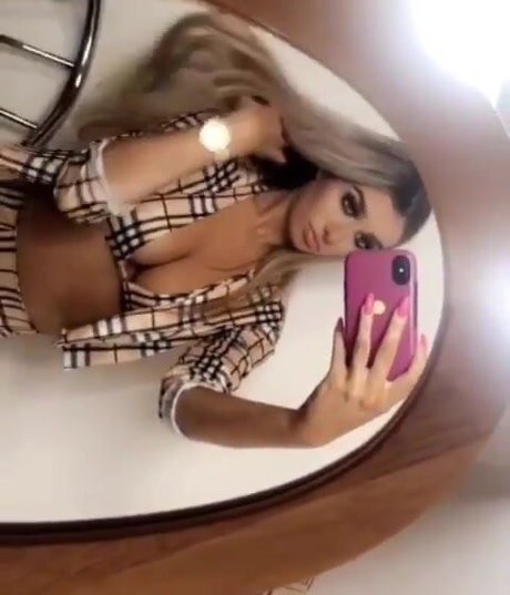 Alaston vuotanut OnlyFans-kuva Erin Lally