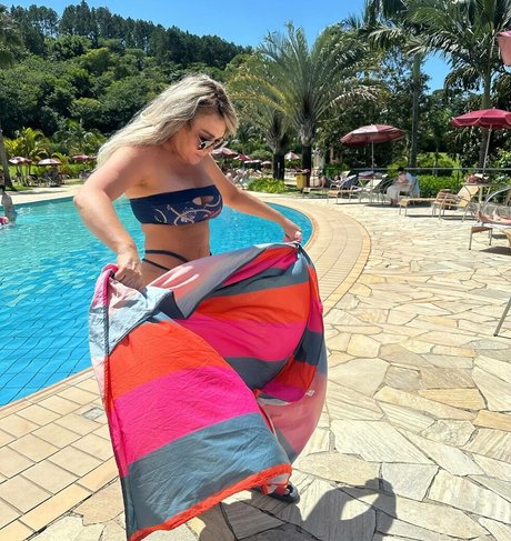 Naken läckt OnlyFans-bild av Simony Cantora