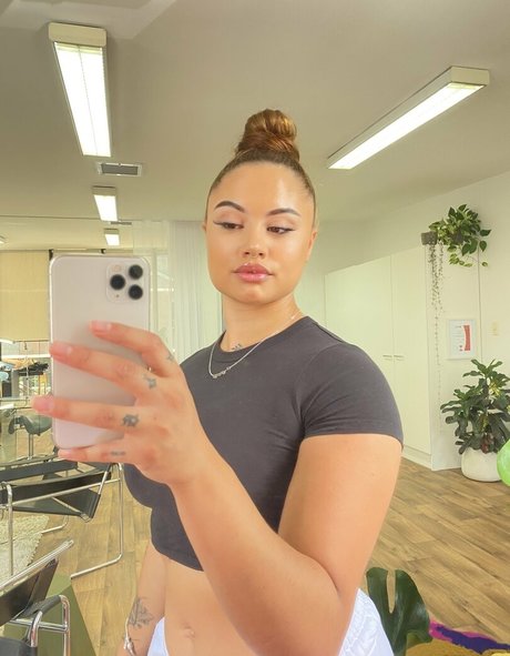 Taylaraywhite