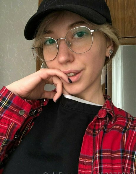 Naakte gelekte OnlyFans-foto van Emillyxo