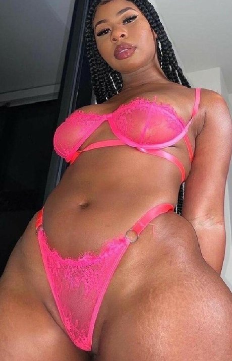 Naken läckt OnlyFans-bild av Katanah