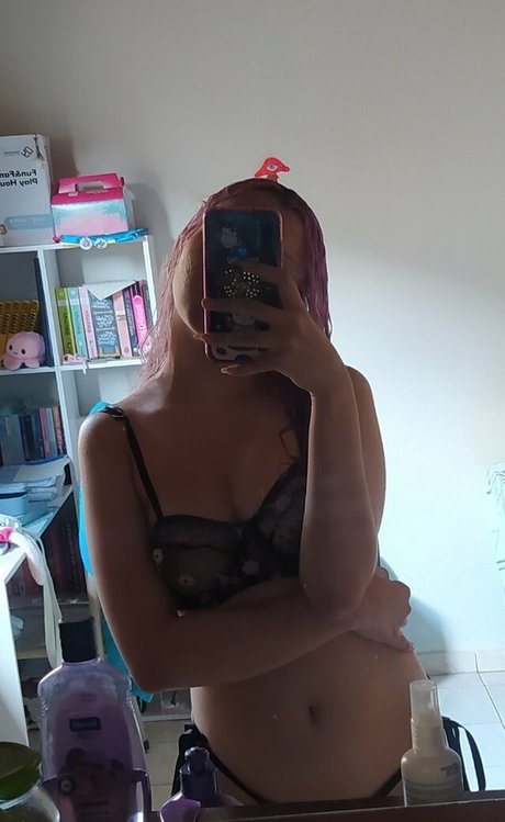 Alasti lekkinud OnlyFans-i pilt Amnesiamyy