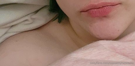 Foto desnuda filtrada de OnlyFans de Misskittyhellebore