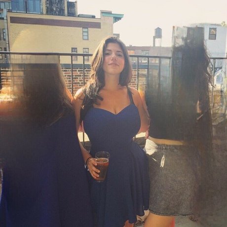 Nagie wyciekłe zdjęcie OnlyFans od Emily Helen Barry