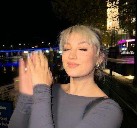 Naken läckt OnlyFans-bild av Ashley Boedeker