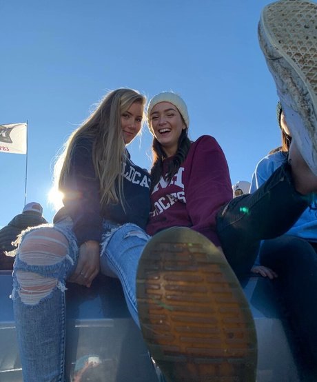 Naken läckt OnlyFans-bild av Lindsay Farland