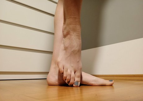 Tallgirlwithfeets  nude leaked OnlyFans photo