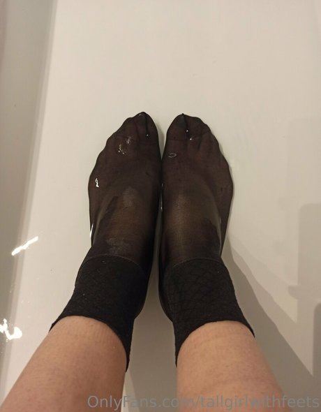 Tallgirlwithfeets